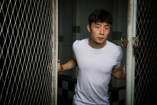 隔壁迷人的处女